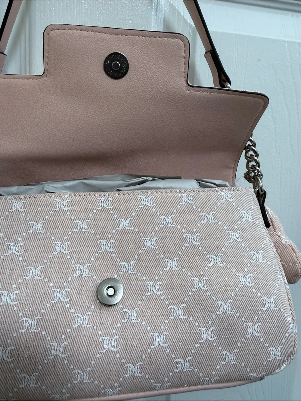 NWT Juicy Couture She’s The Moment Flap Shoulder Bag in Pink Clay/White